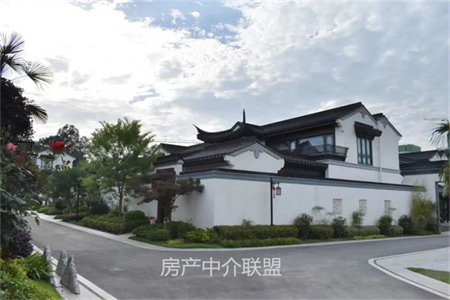 出售泰安嘉和新城5室4厅4卫255平毛坯房